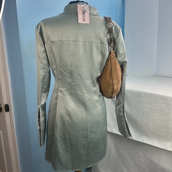 MISGUIDED DEEP CUFF SLIM FIT DRESS SHIRT IN SAGE - Picture 5 of 11